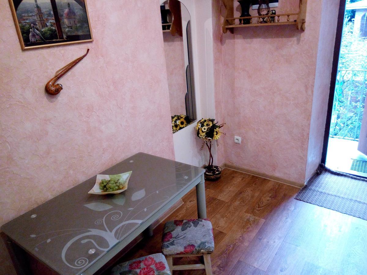 Flat On Sheptytskykh Leilighet Lviv Eksteriør bilde