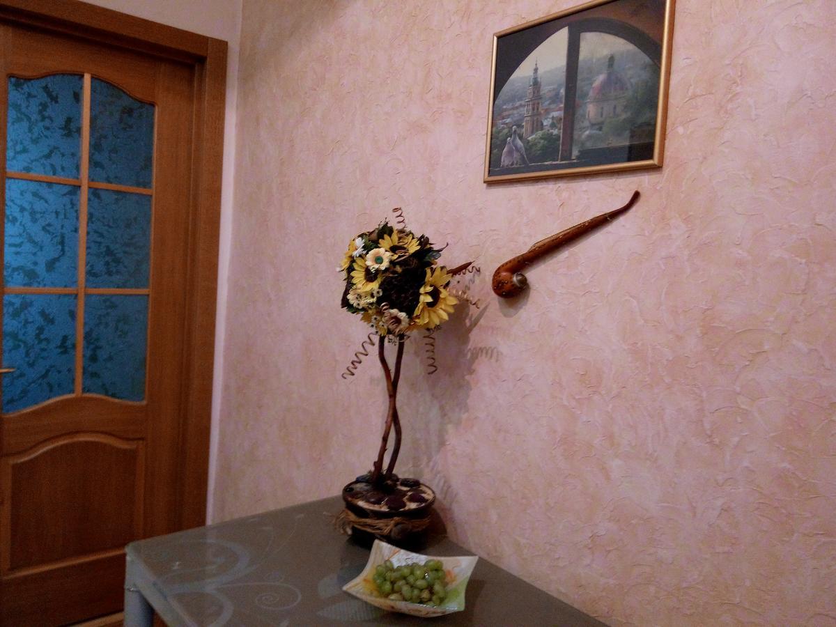 Flat On Sheptytskykh Leilighet Lviv Eksteriør bilde
